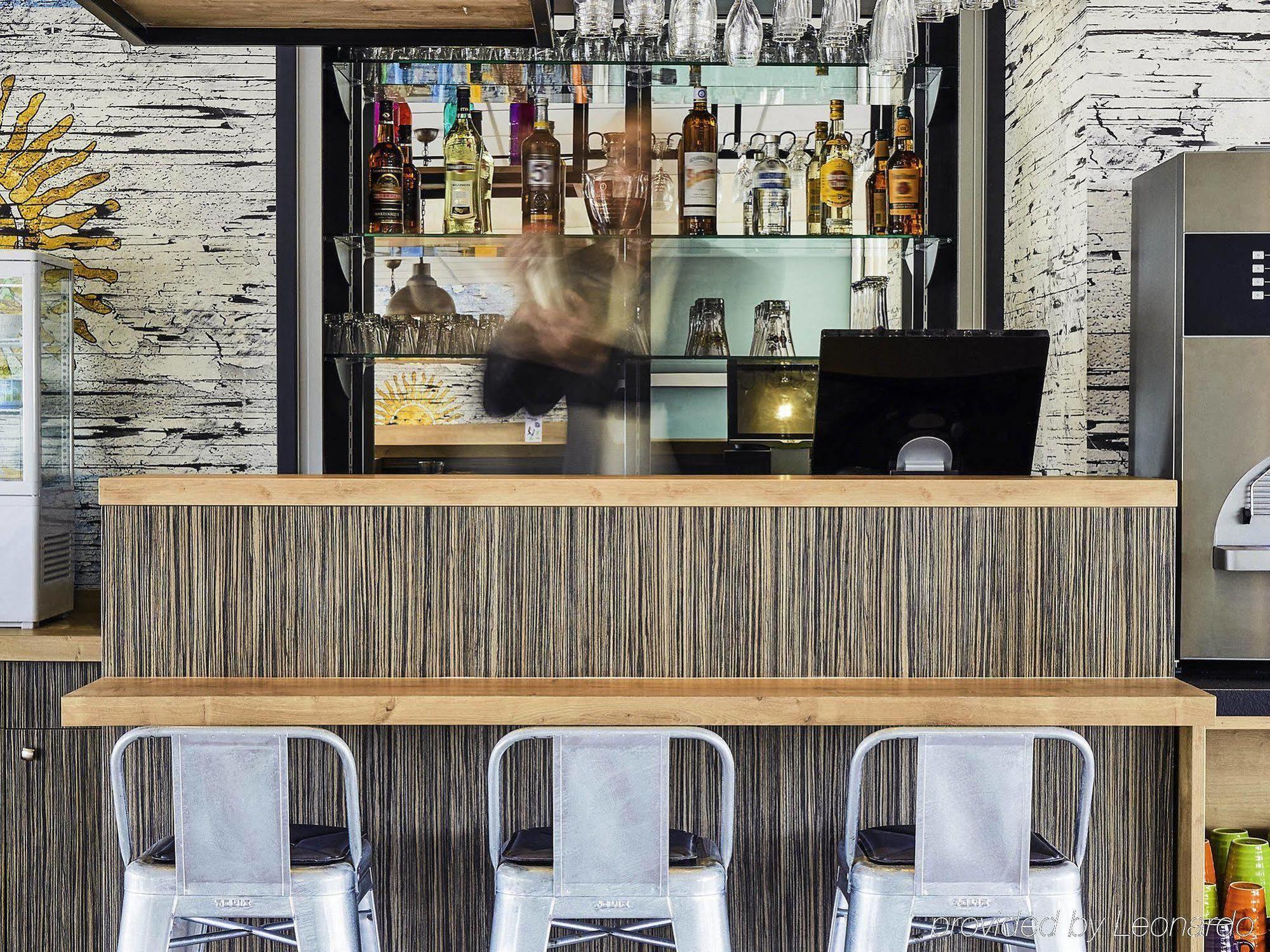 Ibis Styles Hyeres Rooftop & Spa Restaurant foto